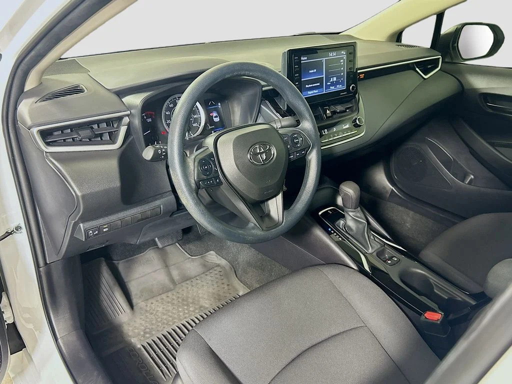 Used 2022 White Toyota LE image 10