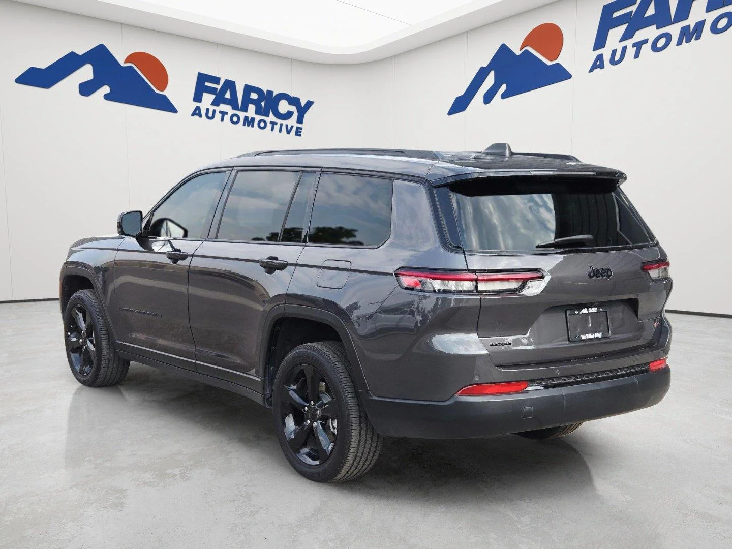 Used 2025 Baltic Gray Metallic Clearcoat Jeep Altitude X image 7