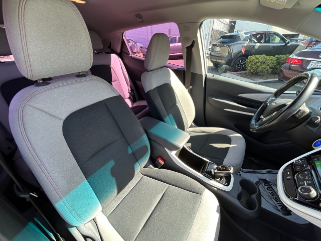 Used 2020 White Chevrolet LT image 28