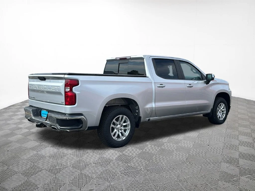 Used 2020 SILVER ICE METALLIC Chevrolet LT image 9