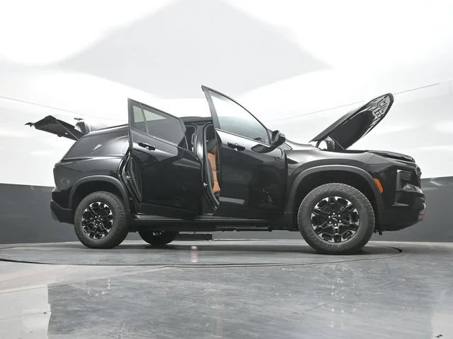 New 2027 Mosaic Black Metallic Chevrolet Z71 image 31
