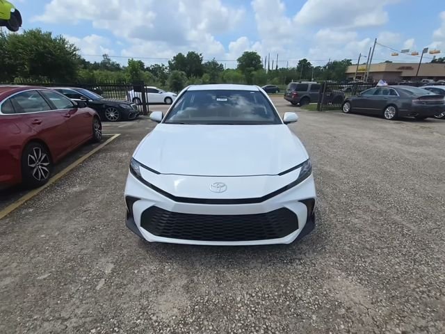 Used 2025 Ice Toyota SE image 2