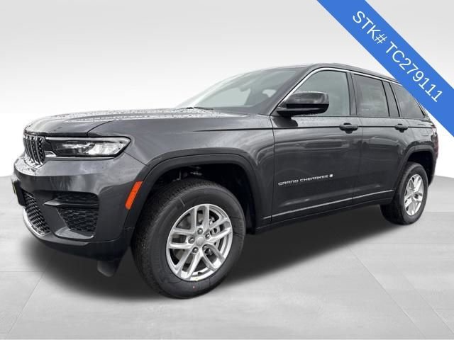 New 2026 Baltic Gray Metallic Clear-Coat Exterior Paint Jeep Laredo image 3