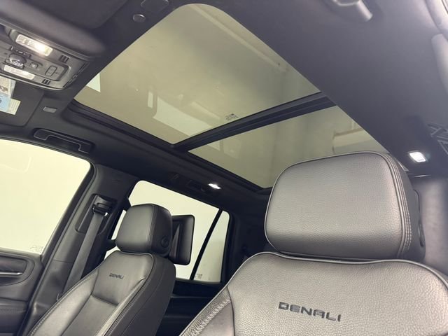 Used 2021 White Frost Tricoat GMC Denali image 5