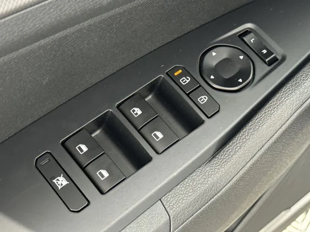 New 2026 Glacial White Pearl Kia LX image 13