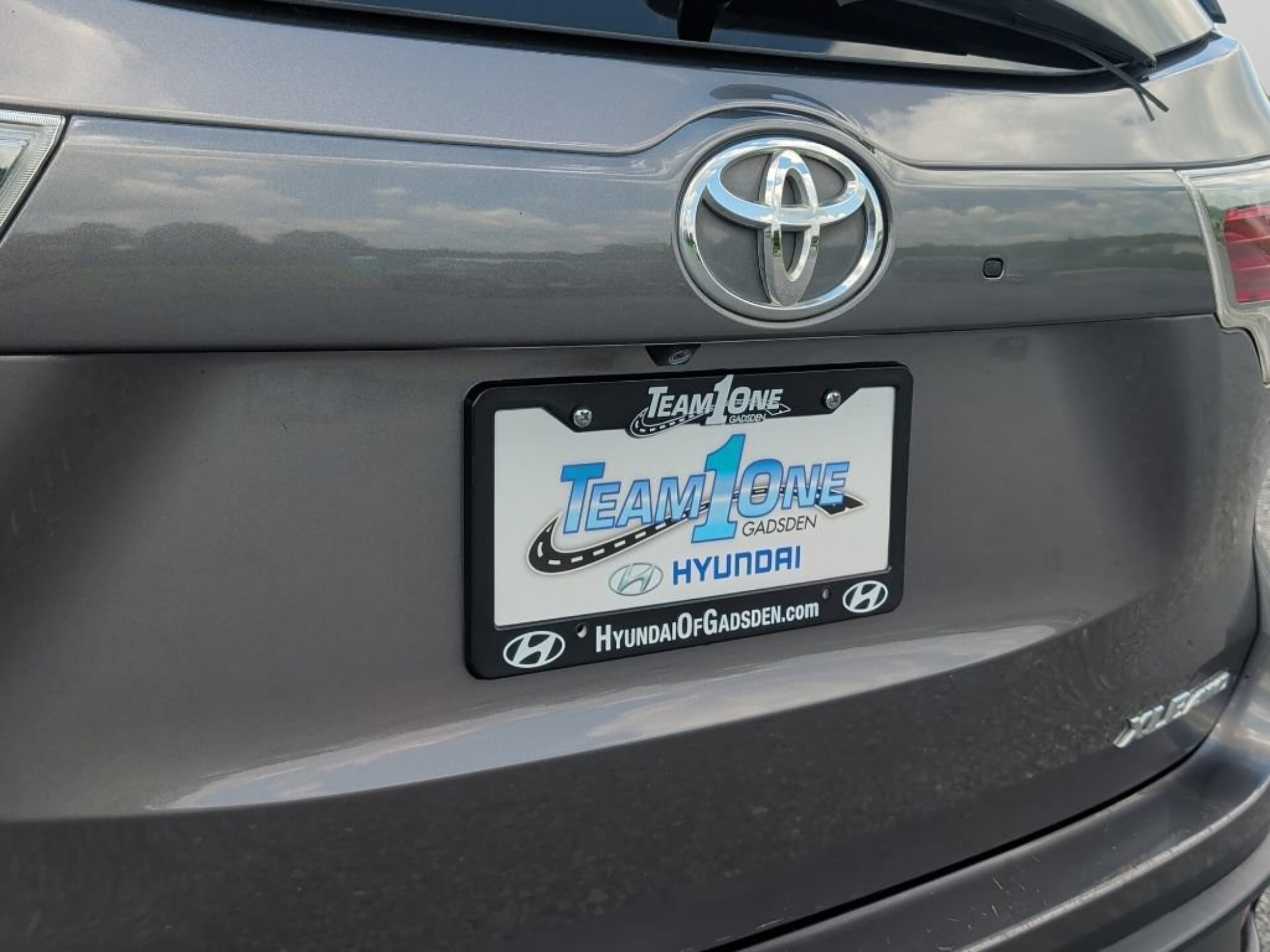 Used 2016 Predawn Gray Mica Toyota XLE image 45