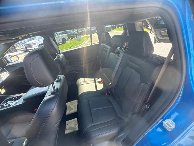New 2026 Hydro Blue Pearl-Coat Exterior Paint Jeep Overland image 13