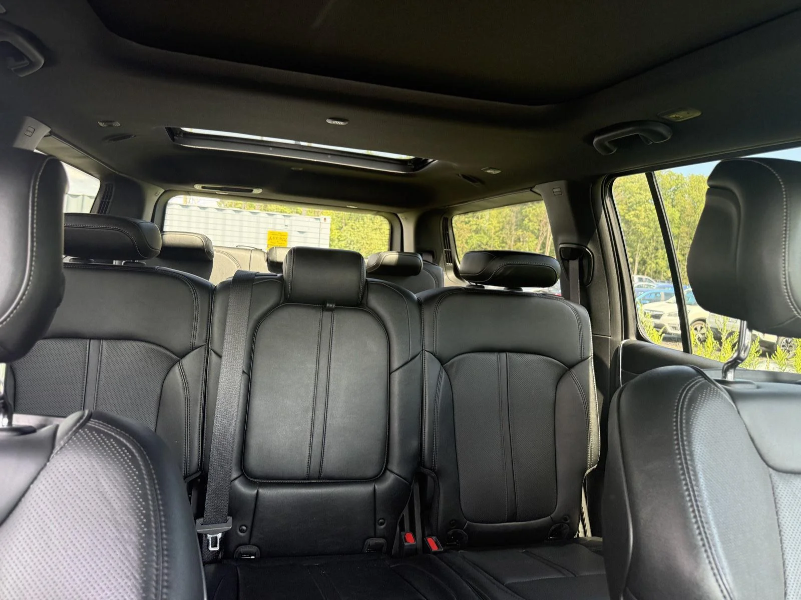 Used 2023 Diamond Black Crystal Pearlcoat Jeep Series II Carbide image 8
