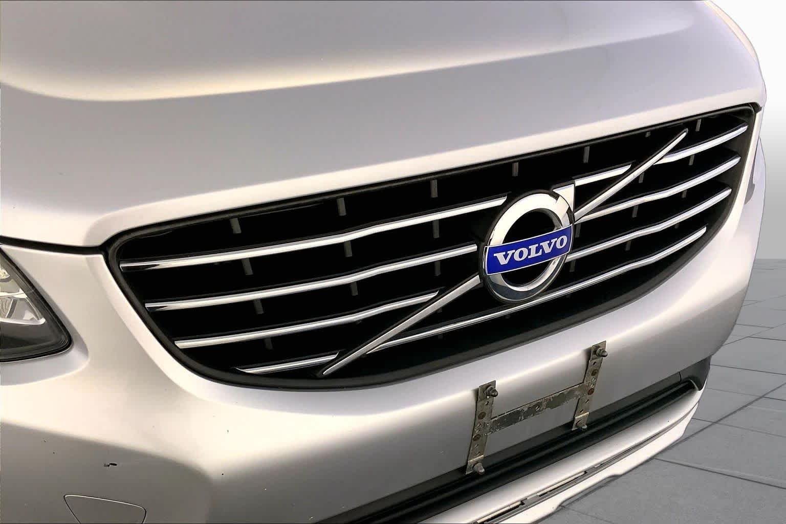 Used 2015 Bright Silver Metallic Volvo T6 image 31