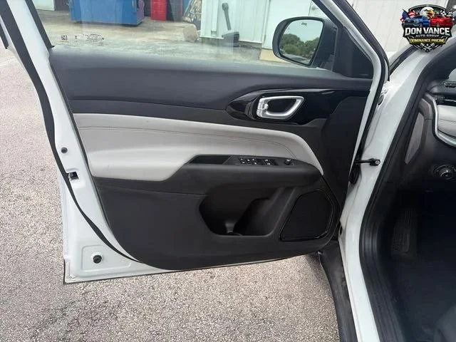 Used 2025 White Jeep Limited image 10
