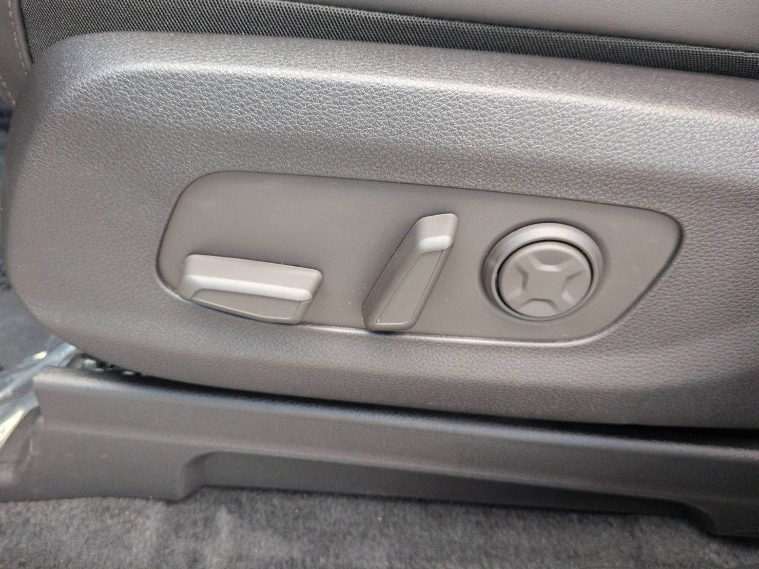 New 2027 Snow White Pearl Kia SX image 25