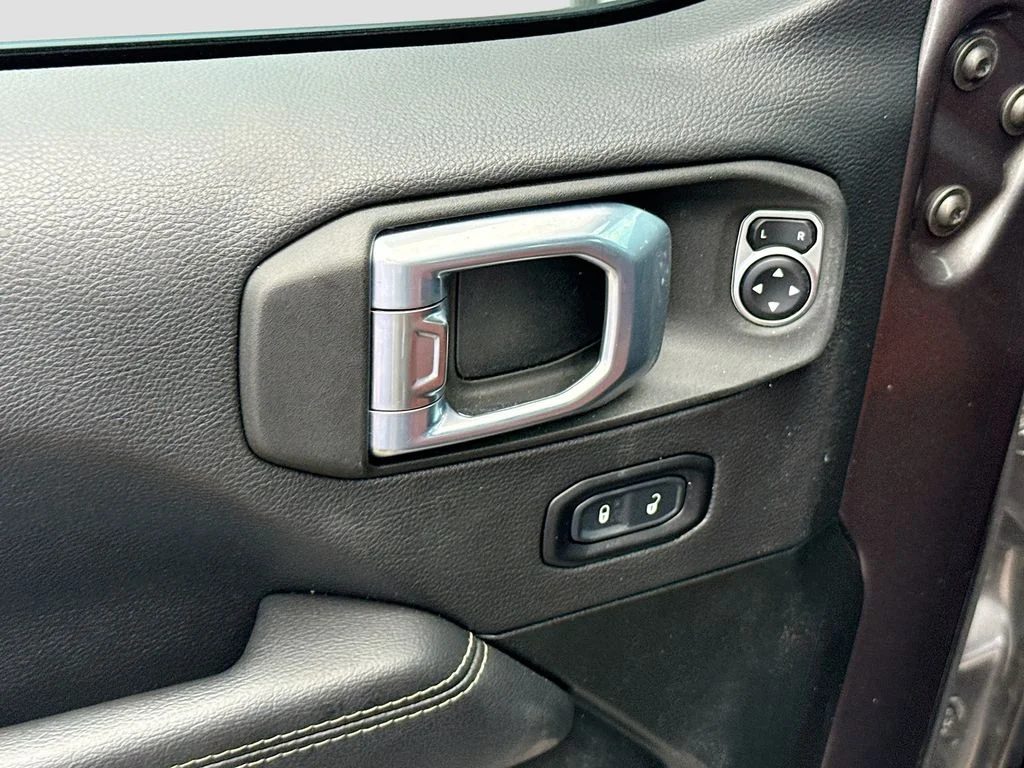 Used 2022 Gray Jeep Unlimited Sahara image 19