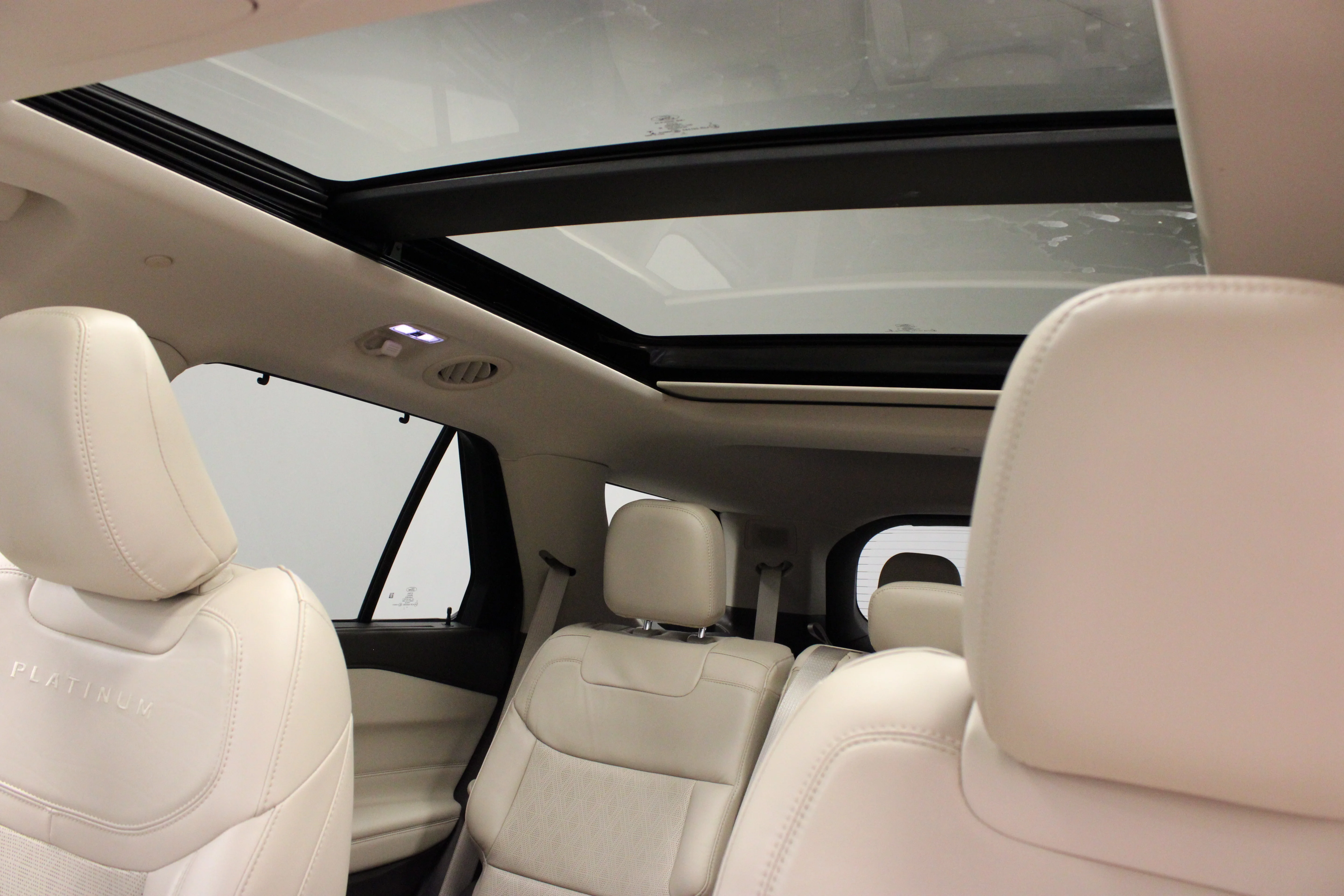 Used 2022 Stone Blue Metallic Ford Platinum image 10