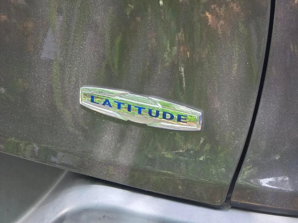 Used 2014 Gray Jeep Latitude image 15