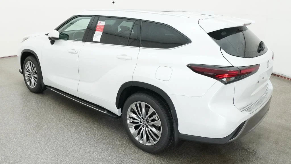 New 2026 Wind Chill Pearl Toyota Platinum image 12