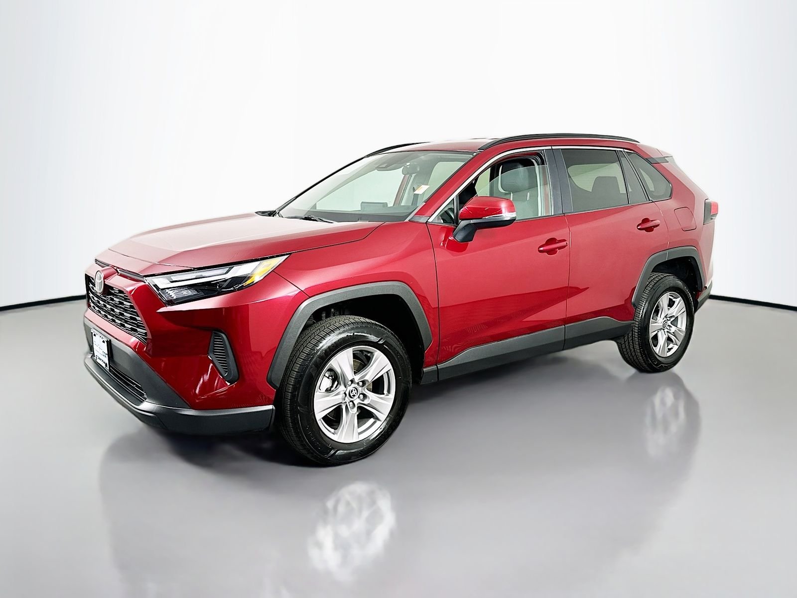 Used 2023 Pearl Toyota XLE image 4