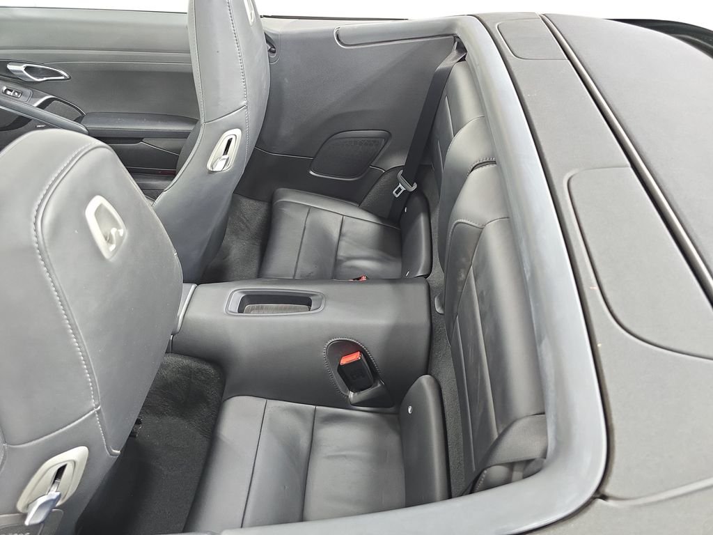 Certified Used 2015  Porsche Carrera 4 image 24