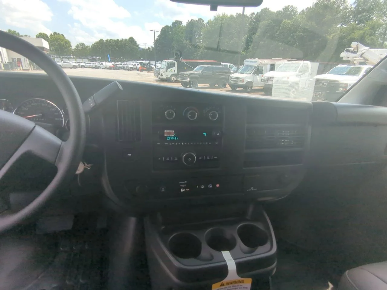 2025 GMC Savana Cargo Work Van - Photo 18