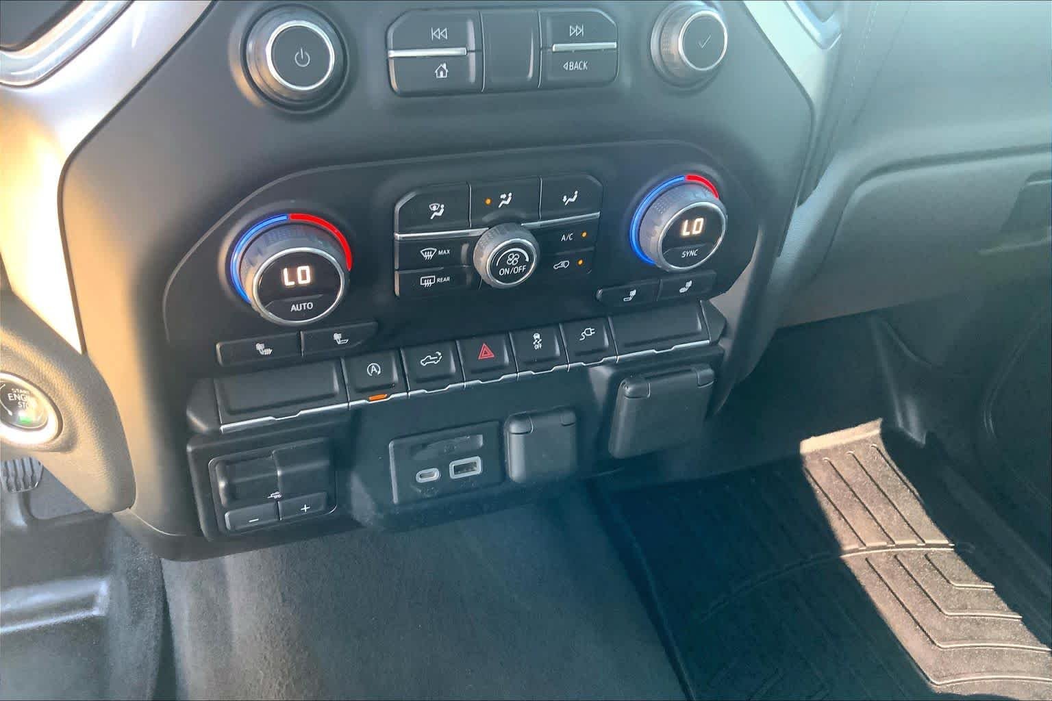 Used 2019 Summit White Chevrolet LT image 35
