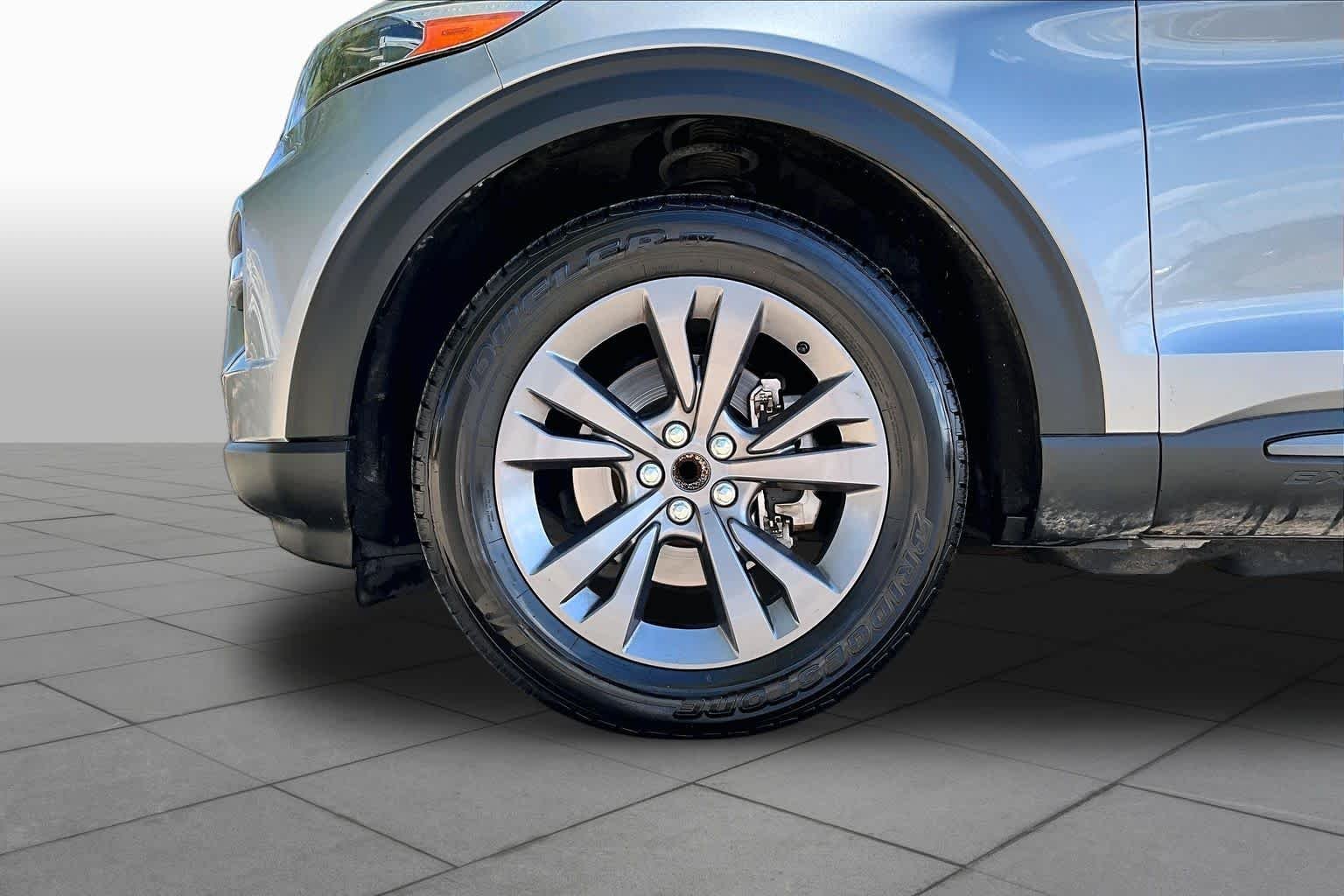 Used 2022 Iconic Silver Ford XLT image 11