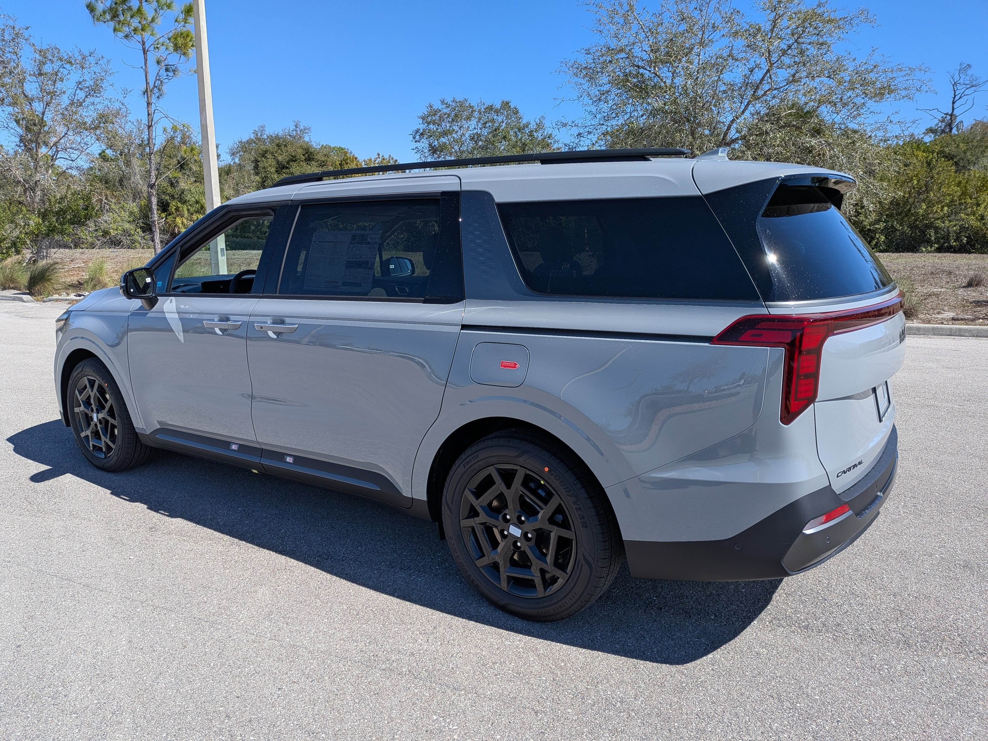 New 2026 Ceramic Silver Kia SX image 7