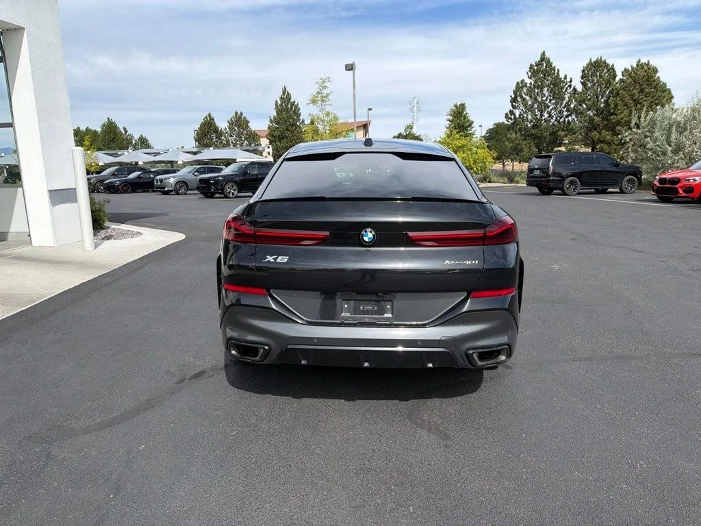 Used 2025 Black BMW xDrive40i image 4