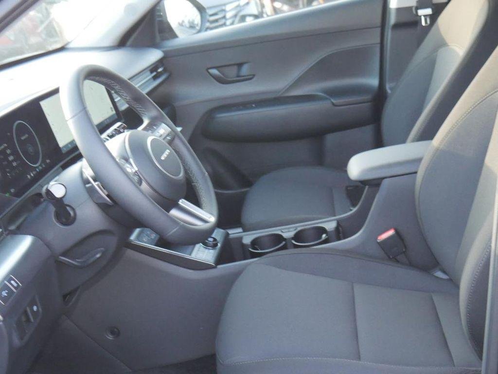 New 2025 Gray Hyundai SEL image 10