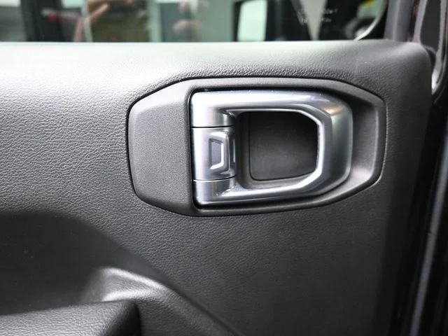 Used 2023 Black Jeep Mojave image 12