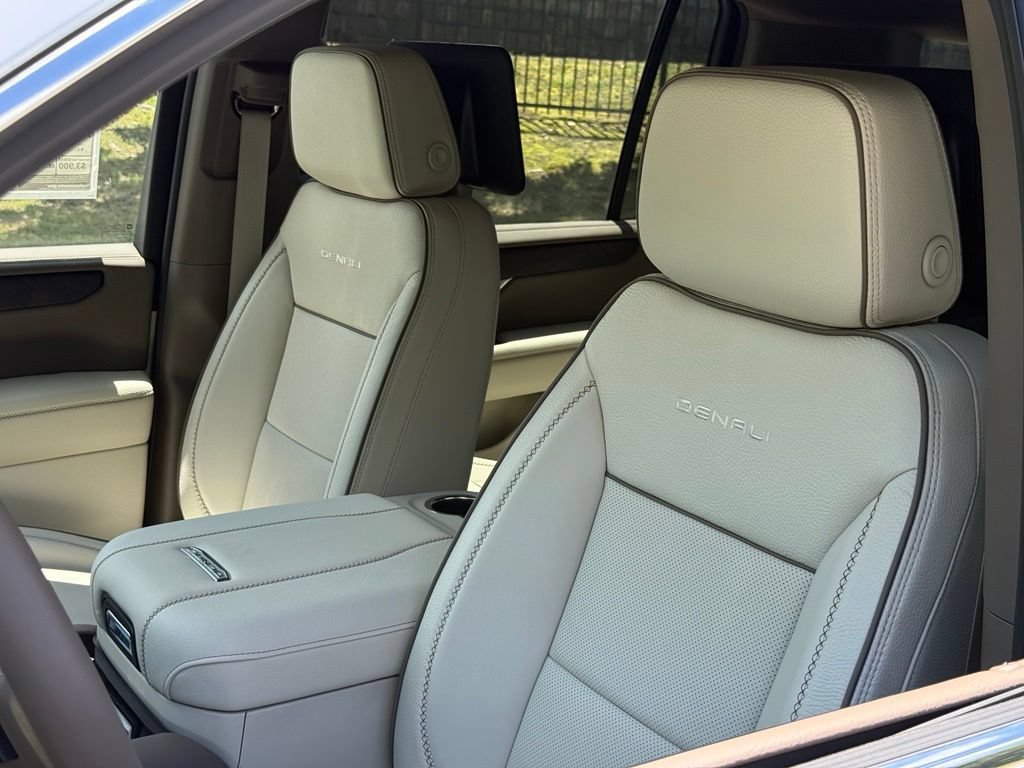 2026 GMC Yukon XL Denali - Photo 16