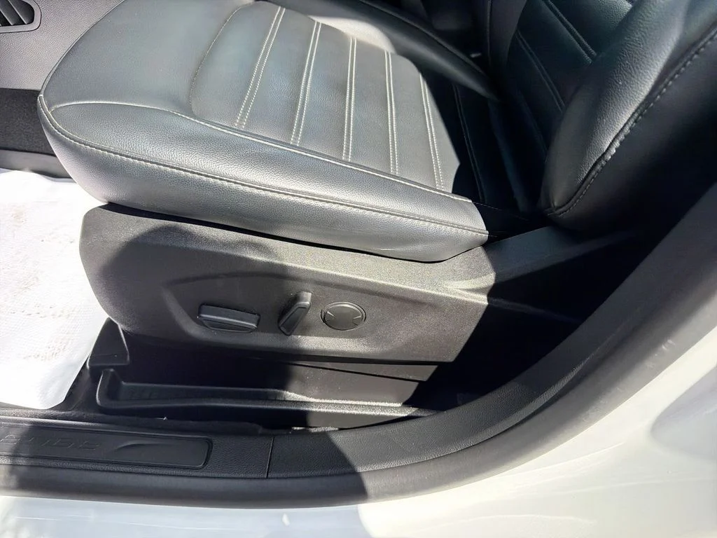 Used 2024 White Ford SEL image 18