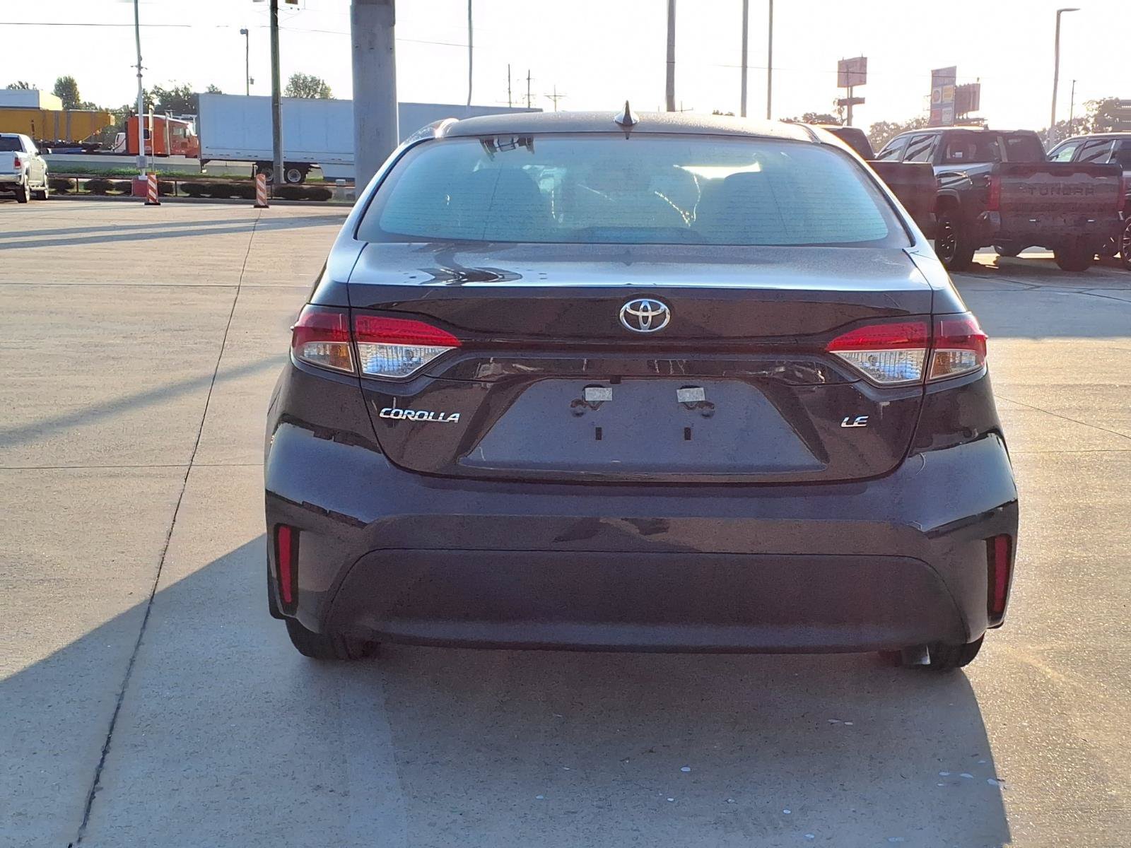New 2027 Underground Toyota  LE image 7