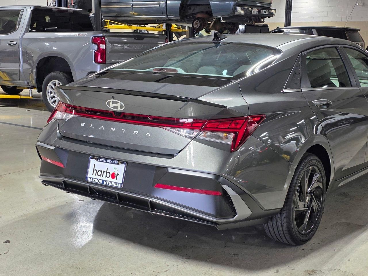 New 2026 Amazon Gray Hyundai SEL Sport image 11