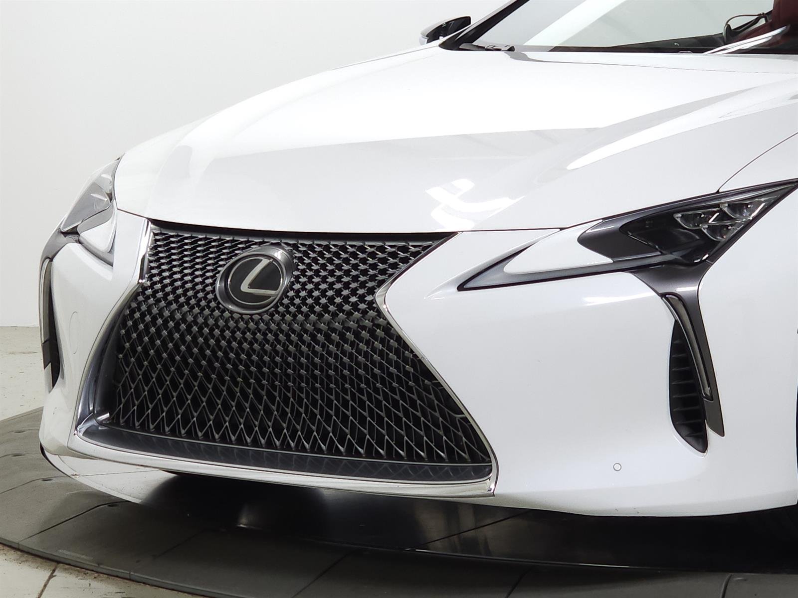 Certified Used 2023 White Lexus  image 3