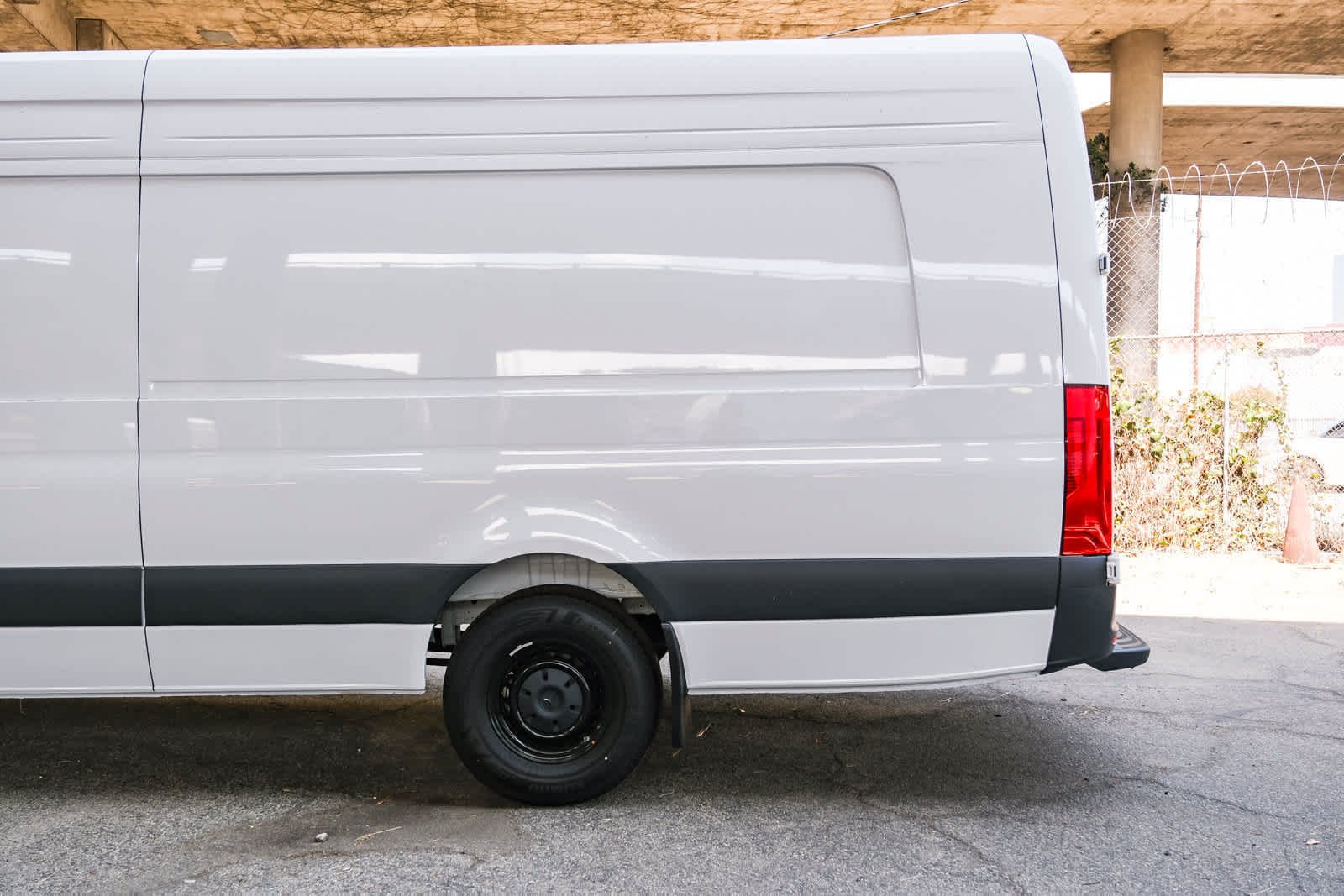 New 2026 Arctic White Mercedes-Benz Cargo 170ExtWB High Roof RWD 2.0L I4 Diesel Turbo image 9