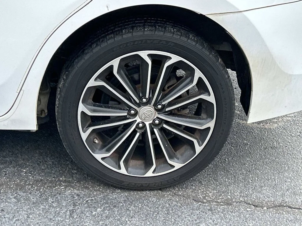 Used 2016 White Toyota S Premium image 12