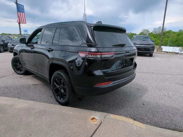 New 2026 Black Jeep Altitude image 32