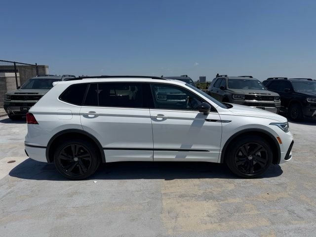 Used 2023 White Volkswagen 2.0T SE R-Line Black image 8
