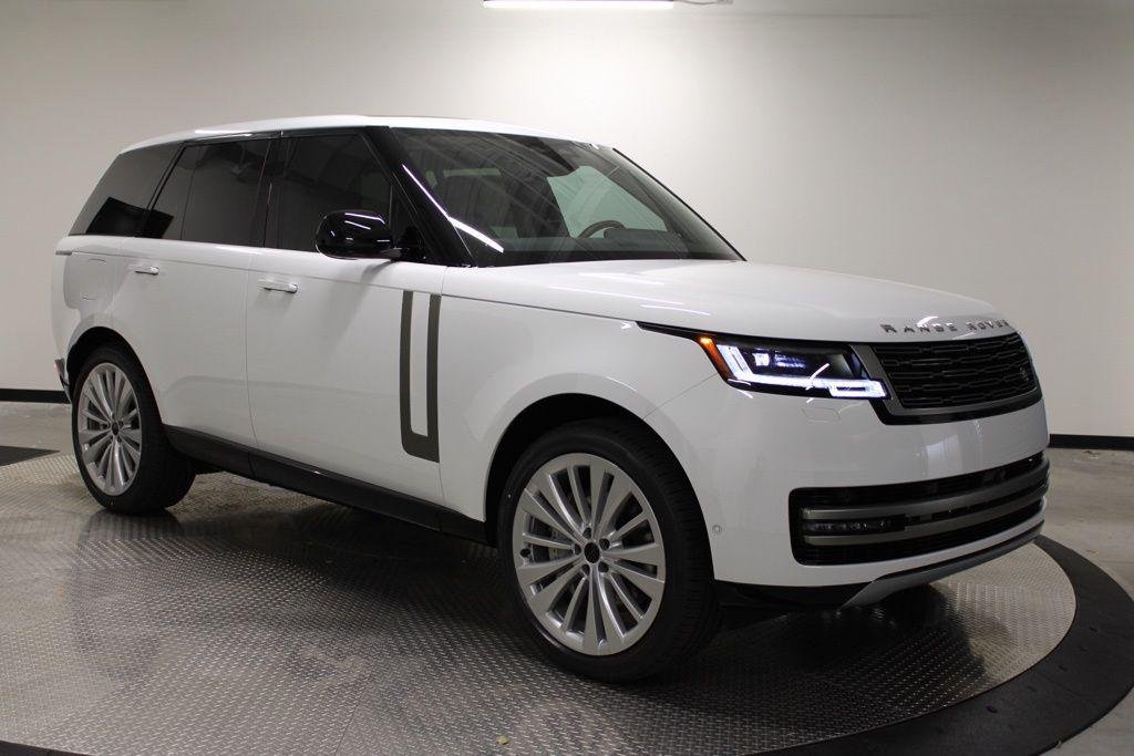 New 2026 Fuji White Land Rover SE image 9