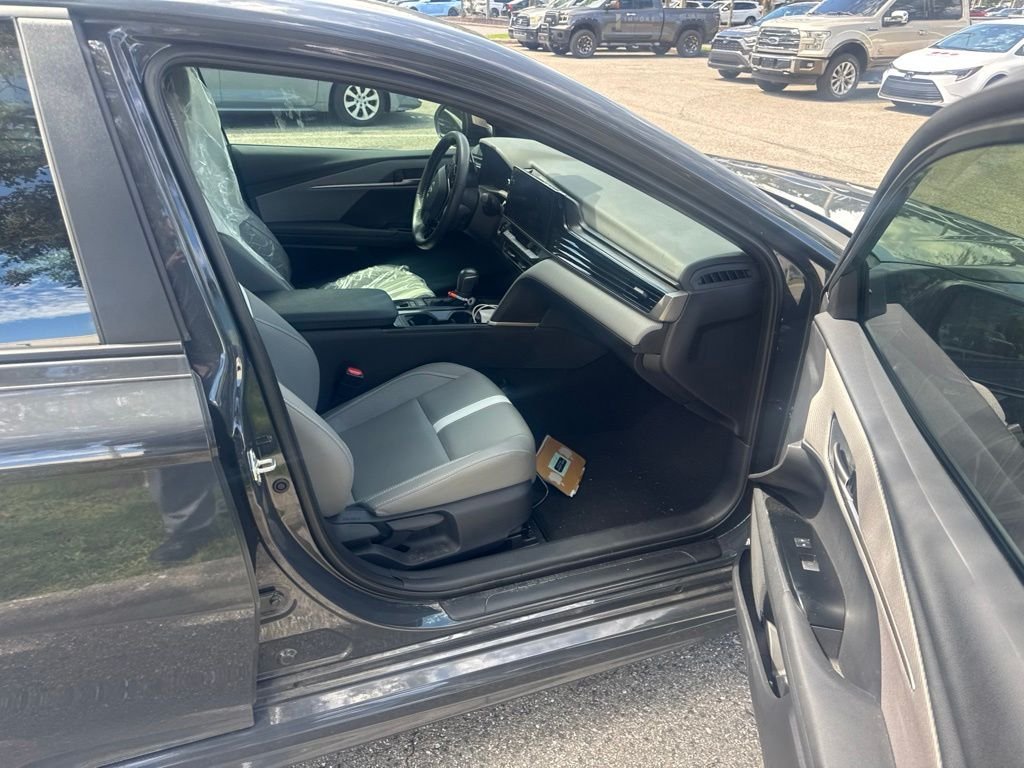 Certified Used 2025  Toyota SE image 8