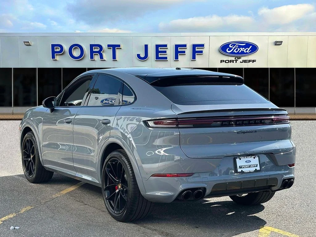 Used 2024 Chalk Porsche S image 7