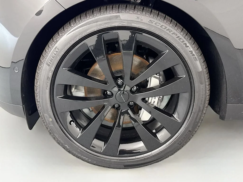 New 2026 Santorini Black Land Rover SE image 32