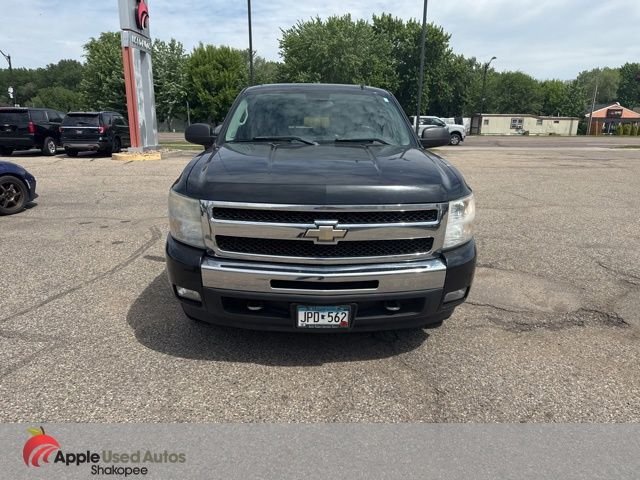 Used 2009 Black Chevrolet LT image 2