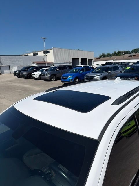 Used 2021 White Jeep Trailhawk image 9