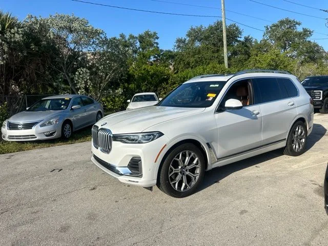 Used 2021 White BMW xDrive40i image 6