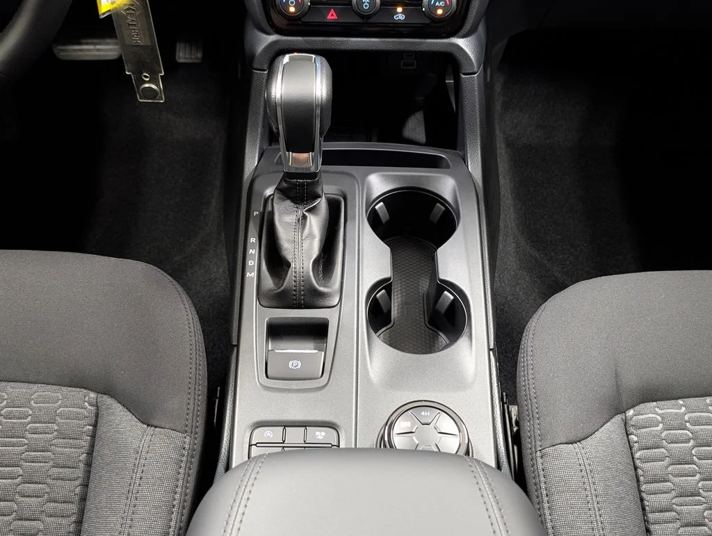 New 2026 Oxford White Ford XLT image 7