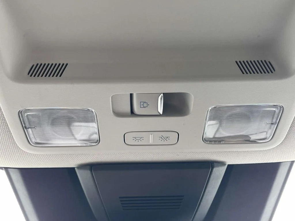 Used 2025 Oxford White Ford LARIAT image 23