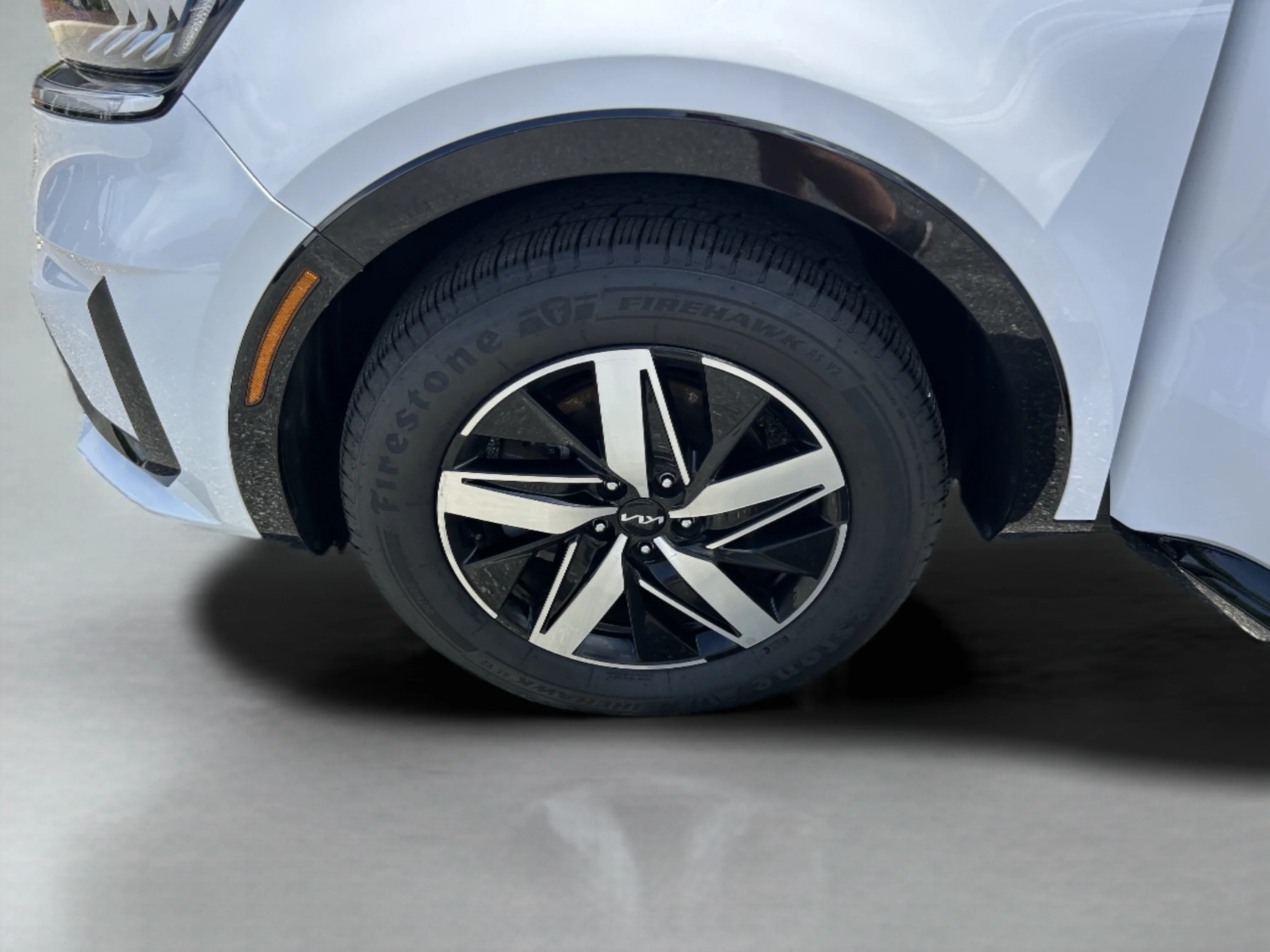 Used 2023 Glacial White Pearl Kia EX image 39