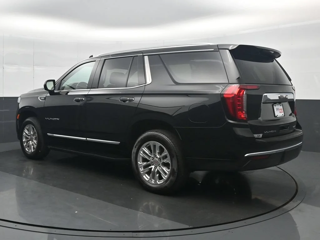 Used 2024 Black GMC SLT image 4