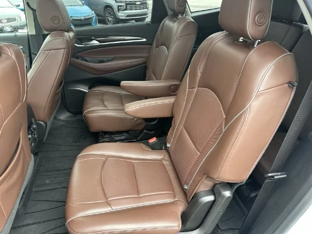 Used 2018 White Buick Avenir image 27