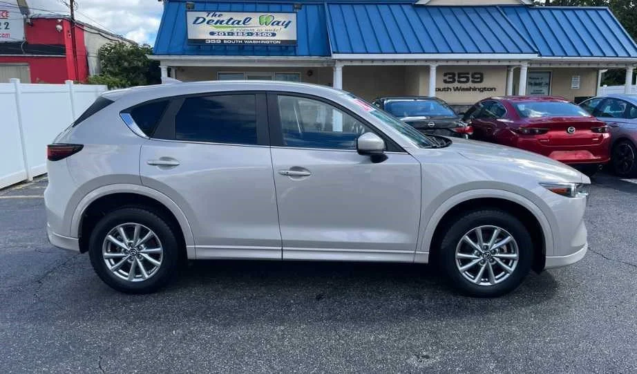 Used 2024 Platinum Quartz Metallic Mazda 2.5 S Select Package image 4